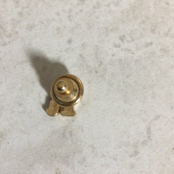 Gold R tie clasp pin - Picture 5 of 6